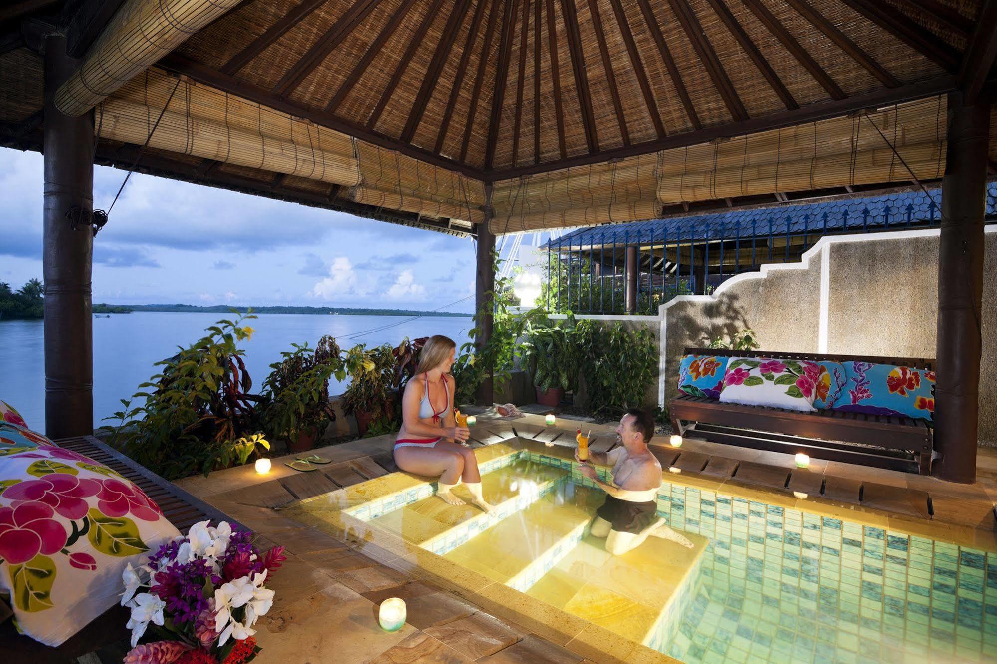 Manta Ray Bay Resort Colonia Luaran gambar