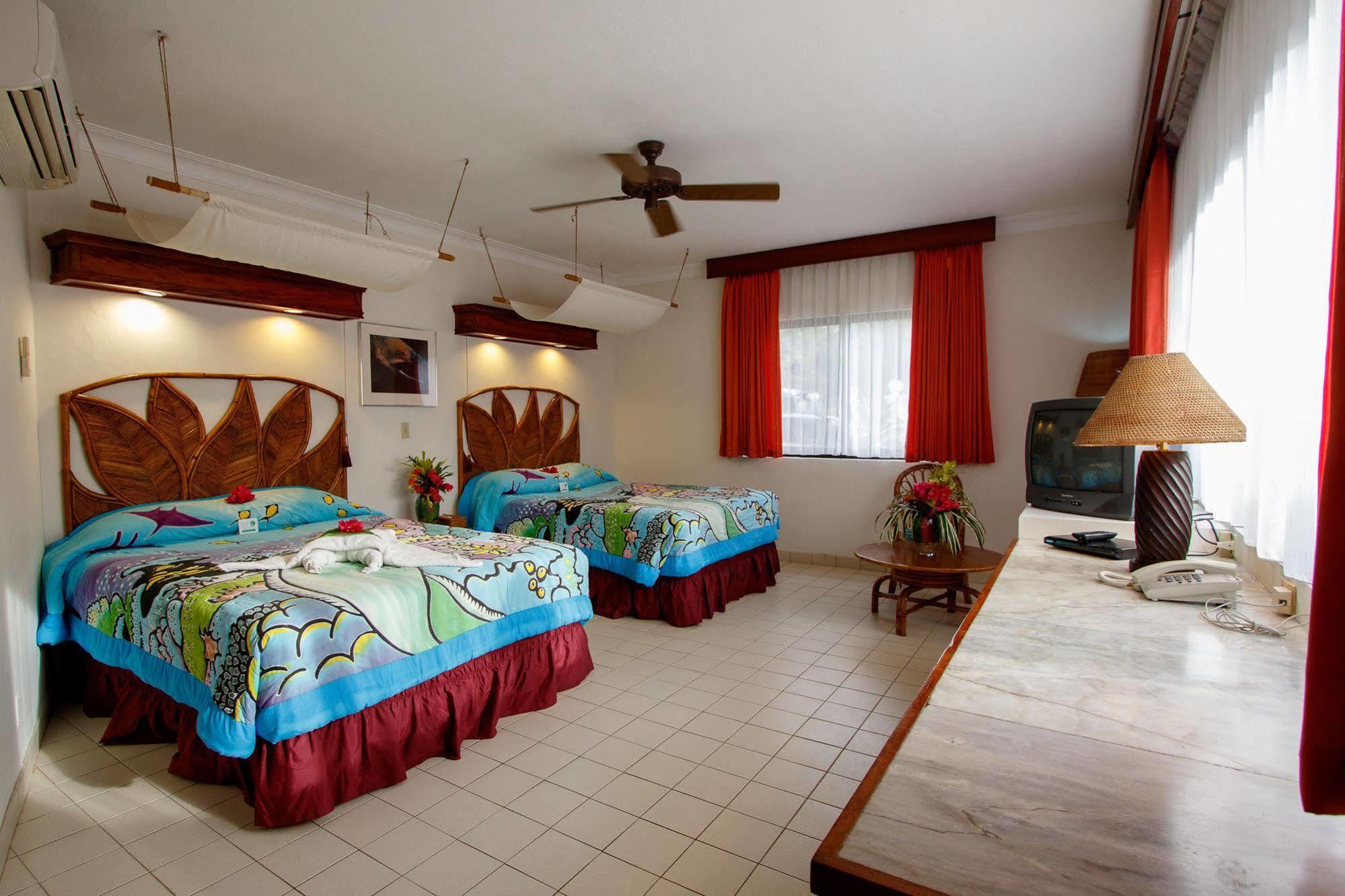 Manta Ray Bay Resort Colonia Luaran gambar